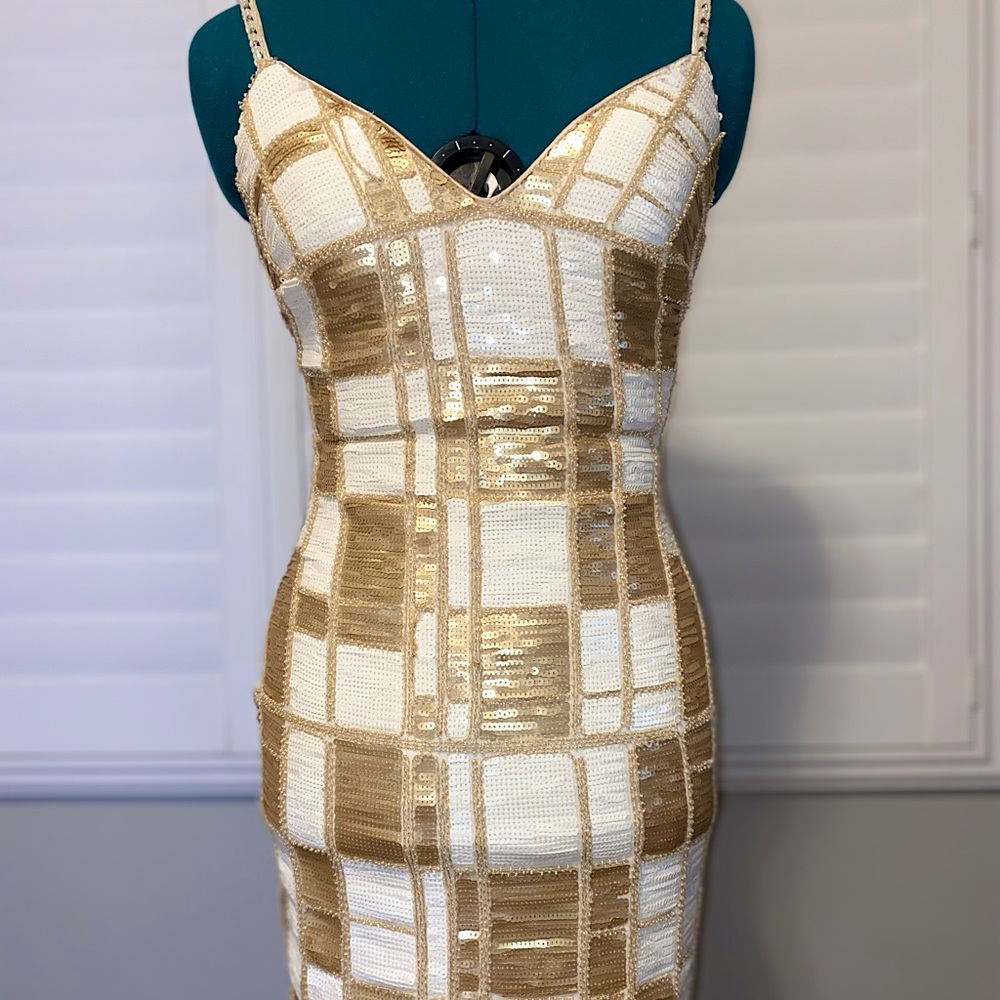 🤍Jovani cocktail 🤍White and gold🤍sequined and rhinestoned🤍size 4🤍